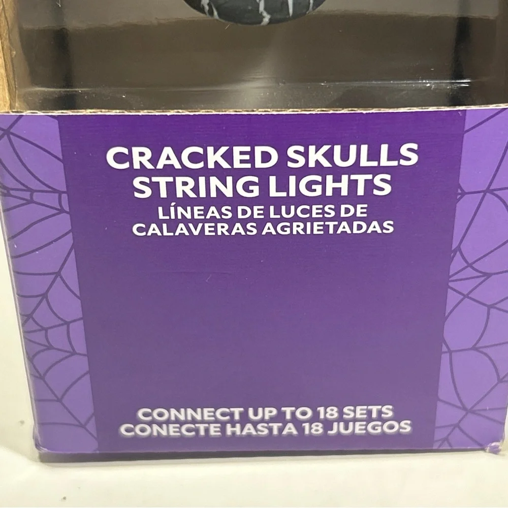 Halloween Gemmy Haunted Living 8 ct Cracked Skull String Lights Multicolored